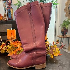 Oxblood color Leather Knee-High Boots. Dexter Beautiful boot